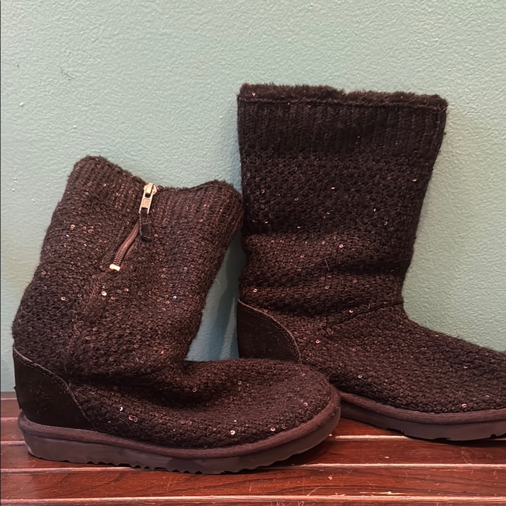 UGGS- Cozy Knit Black Boots